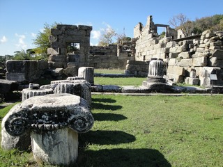 Bodrum yakınındaki antik kentler Labranda andron tören odası