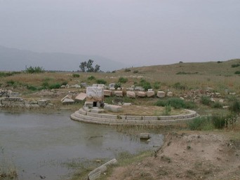 Büyük Pompeius anısına deniz anıtı 